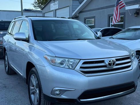Used 2013 Toyota Highlander Limited image 4