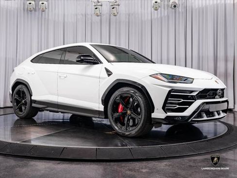 Used 2019 Lamborghini Urus AWD/4WD image 16