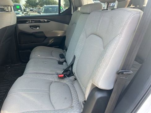 Used 2023 Honda Pilot LX image 8