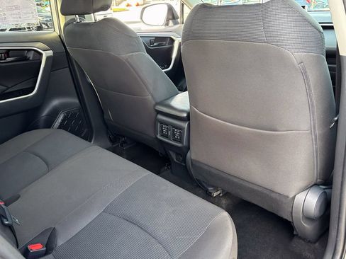 Used 2025 Toyota RAV4 LE AWD/4WD image 38