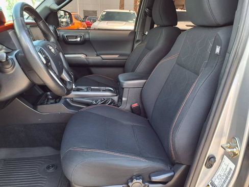 Used 2019 Toyota Tacoma TRD Sport w/ Technology Package RWD image 23