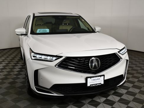 Certified 2025 Acura MDX SH-AWD w/ Technology Package image 3