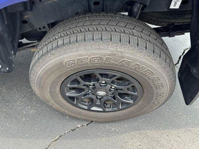 Certified 2022 Toyota Tacoma SR5 w/ Technology Package AWD/4WD image 8