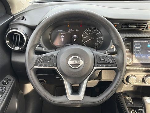 Used 2023 Nissan Kicks SV image 16