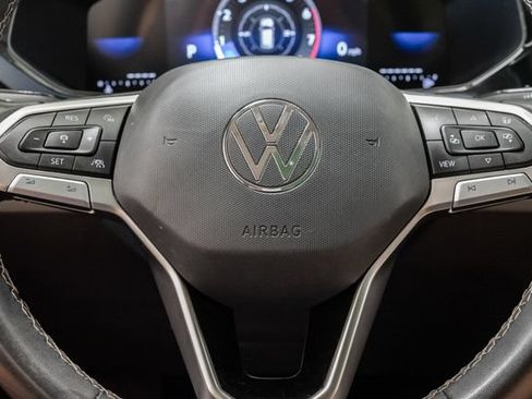Used 2023 Volkswagen Taos SE w/ Panoramic Sunroof Package AWD/4WD image 13