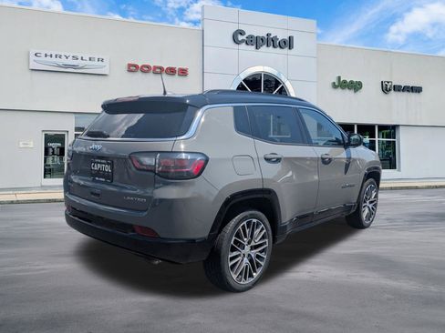 Used 2022 Jeep Compass Limited w/ Elite Group AWD/4WD image 3