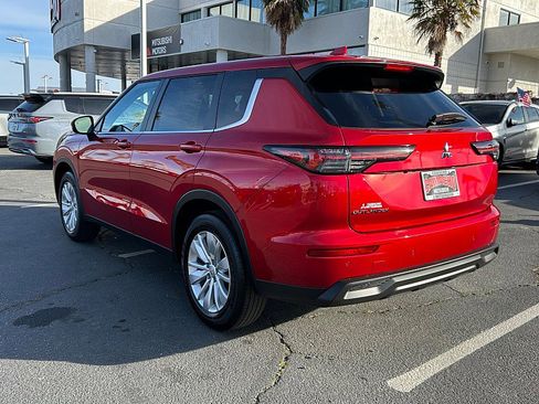 New 2026 Mitsubishi Outlander ES image 5