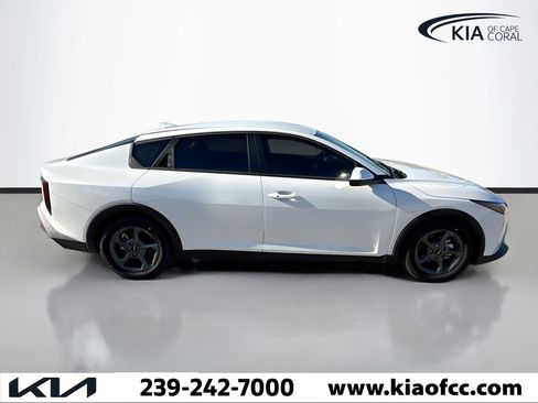 New 2026 Kia K4 LXS image 6