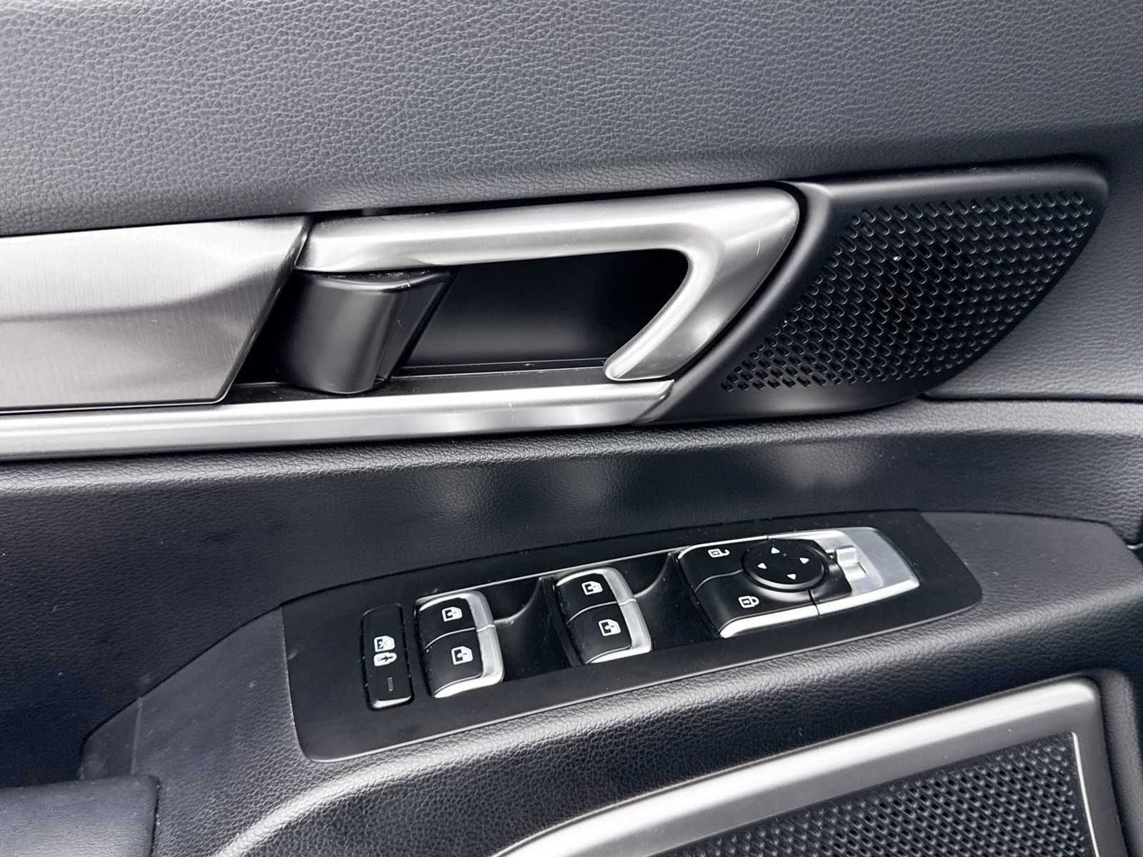 Certified 2024 Kia Telluride S w/ S Sunroof Package FWD image 30