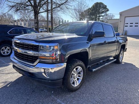 Used 2017 Chevrolet Silverado 1500 LT w/ All Star Edition image 4