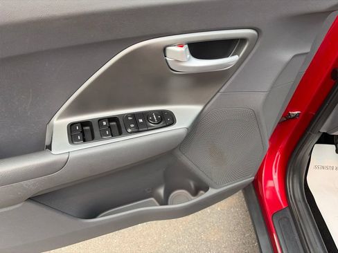 Used 2019 Kia Niro LX FWD image 22