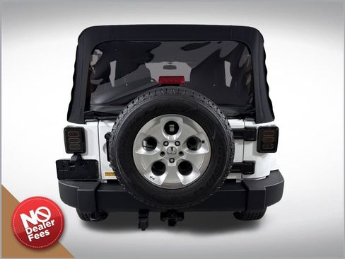 Used 2014 Jeep Wrangler Unlimited Sahara image 5