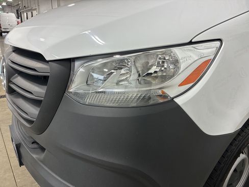 Used 2025 Mercedes-Benz Sprinter 2500 image 14