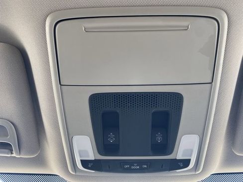 Used 2023 Honda Pilot Touring image 41