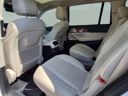 Used 2023 Mercedes-Benz GLS 450 4MATIC image 19