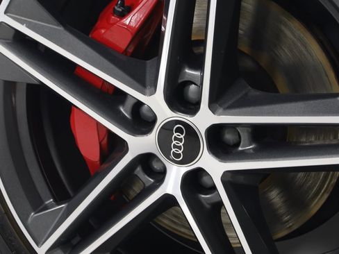 Used 2024 Audi Q5 e Premium Plus image 17