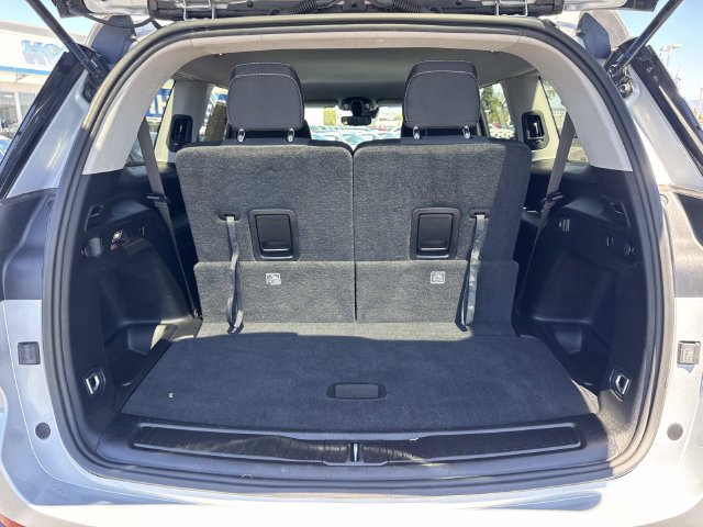 Used 2023 Jeep Grand Cherokee L Laredo RWD image 30