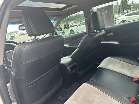 Used 2014 Toyota Camry SE w/ Leather Package FWD image 20