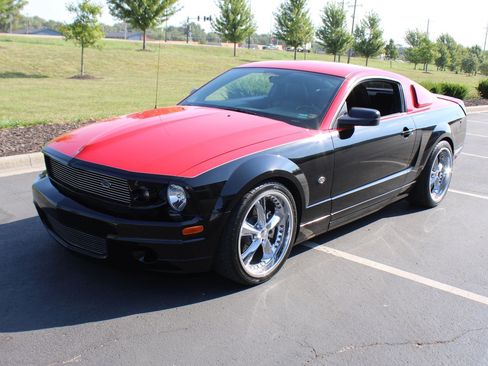 Used 2006 Ford Mustang GT RWD image 24