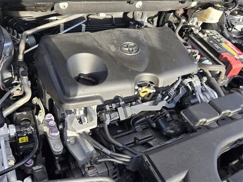Used 2020 Toyota RAV4 LE image 16