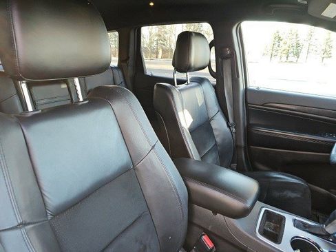 Used 2018 Jeep Grand Cherokee Altitude image 12