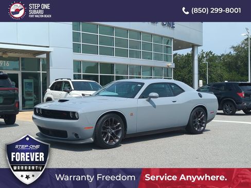 Used 2022 Dodge Challenger R/T Scat Pack w/ Plus Package RWD image 1