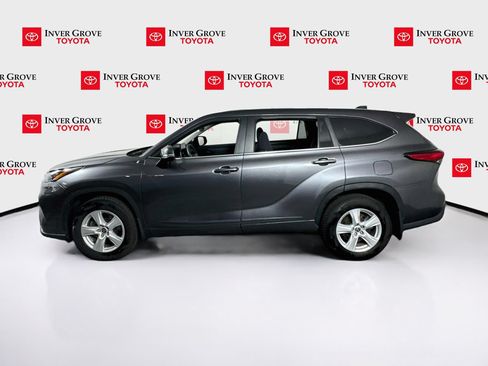 Used 2023 Toyota Highlander L FWD image 8