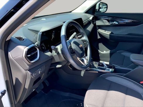 Used 2026 Chevrolet TrailBlazer LT w/ Convenience Package FWD image 18