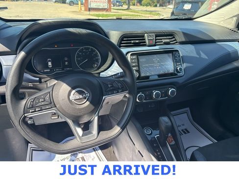 Used 2023 Nissan Versa SV image 15