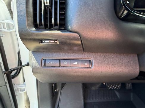 New 2026 Nissan Pathfinder Platinum w/ Lighting Package AWD/4WD image 19