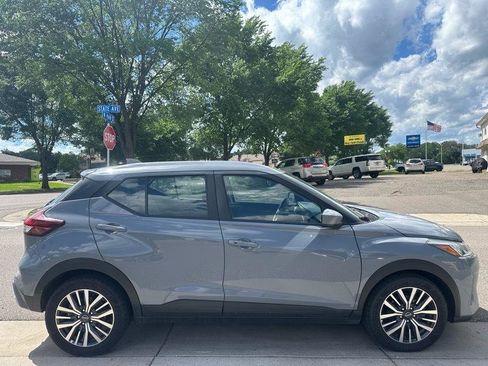Used 2023 Nissan Kicks SV FWD image 4