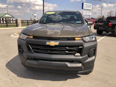 Used 2024 Chevrolet Colorado W/T image 8