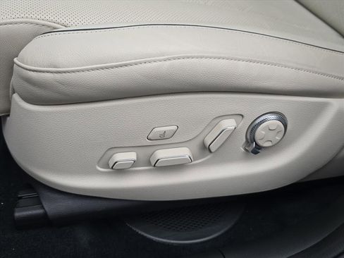 Used 2025 Genesis GV80 2.5T Prestige image 12