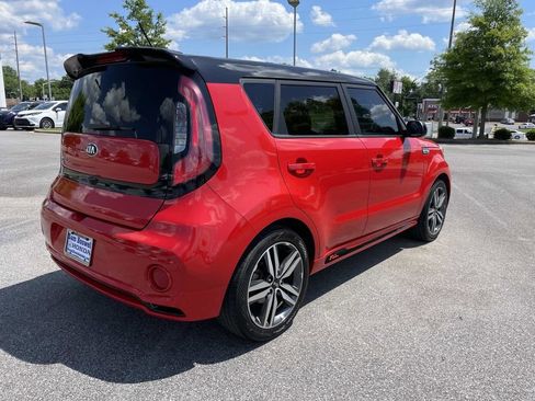 Used 2019 Kia Soul + FWD image 4