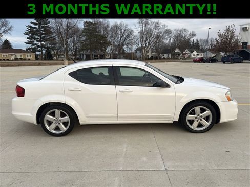 Used 2013 Dodge Avenger SE image 29