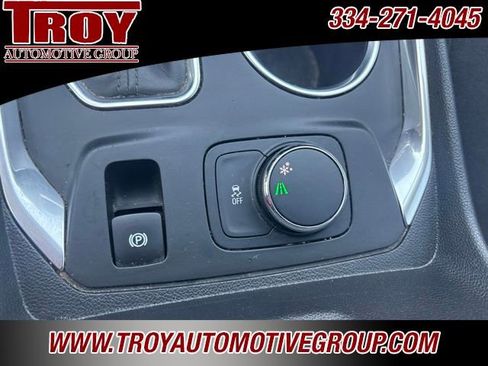 Used 2019 Chevrolet Traverse LT FWD image 37