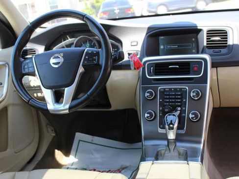 Used 2014 Volvo S60 T5 FWD image 12