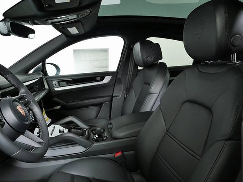 New 2026 Porsche Cayenne S image 5