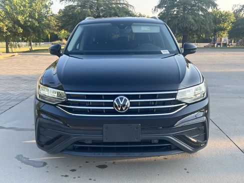 Certified 2022 Volkswagen Tiguan SE FWD image 3