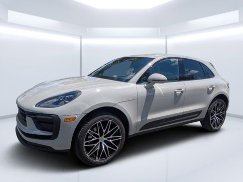 Used 2022 Porsche Macan AWD/4WD image 7