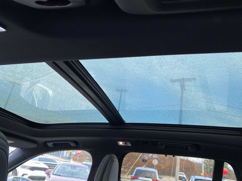 Used 2019 Volvo XC90 T6 R-Design w/ Advanced Package image 11