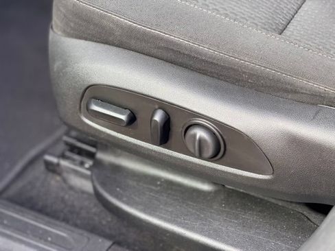 Used 2020 GMC Acadia SLE w/ Driver Convenience Package FWD image 8