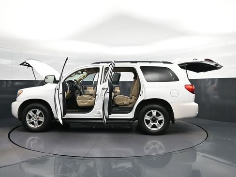 Used 2013 Toyota Sequoia SR5 RWD image 47
