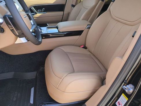 New 2026 Land Rover Range Rover SE image 12