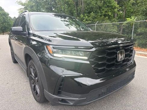 Used 2025 Honda Pilot Black Edition image 11