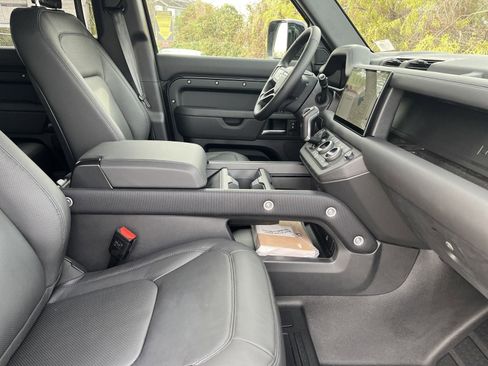 Used 2025 Land Rover Defender 130 Outbound image 20