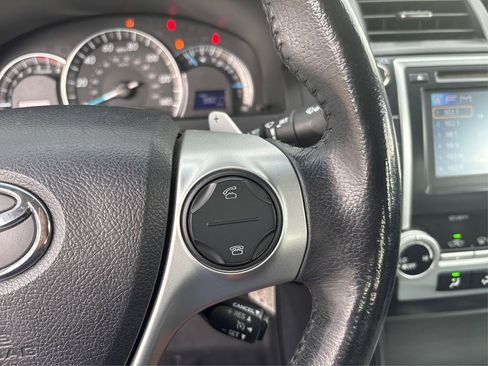 Used 2014 Toyota Camry SE FWD image 15