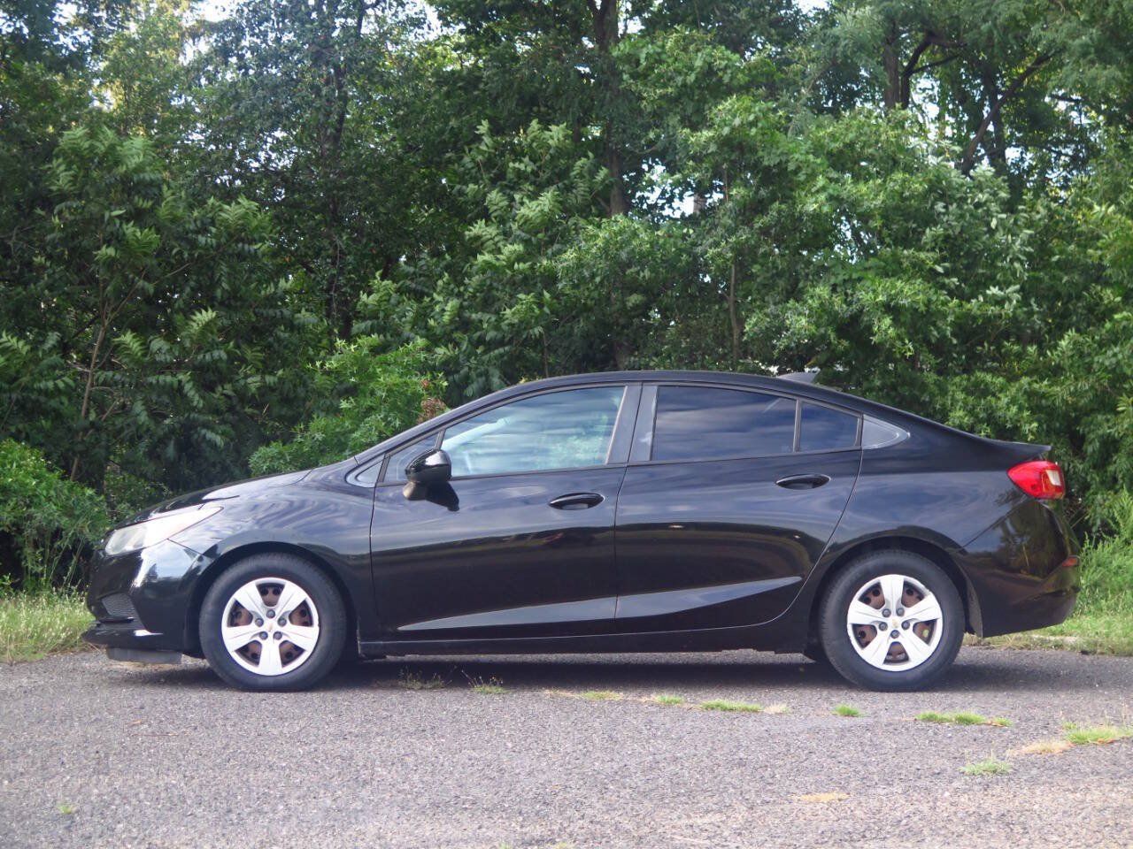 Used 2016 Chevrolet Cruze LS FWD image 2
