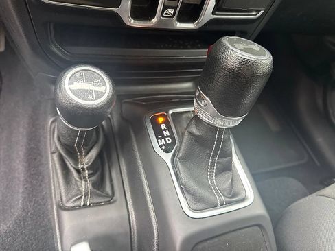 Used 2020 Jeep Wrangler Unlimited Sahara AWD/4WD image 17