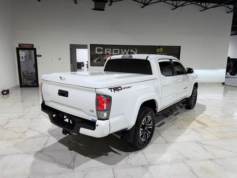 Used 2020 Toyota Tacoma TRD Sport w/ Technology Package RWD image 11